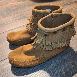 Minnetonka Fringe Side Zip Boot